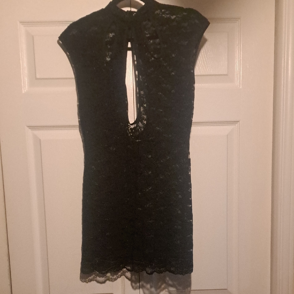 💣Elegant & Sexy Black Lace Dress Open Front & back detail with neck Clip xx🐈‍⬛